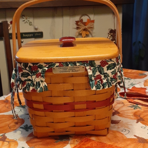 Preowned Longaberger basket - Picture 1 of 3